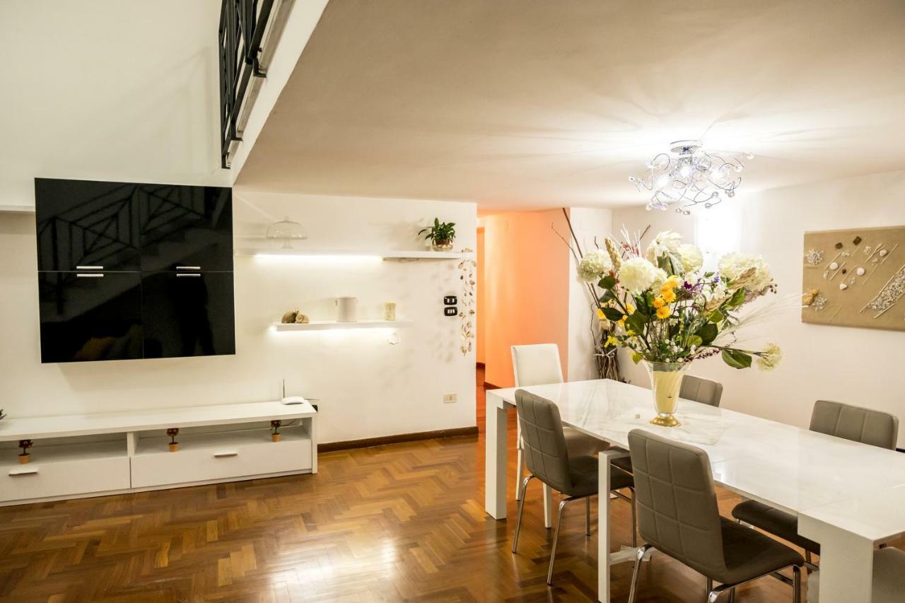 Hotel Il Salotto Di Nonna Cornelia 2 à Naples Extérieur photo