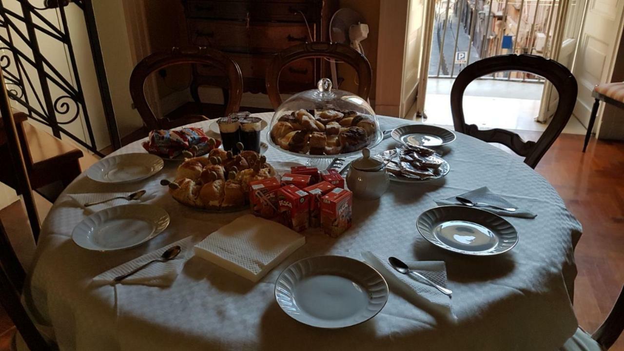 Hotel Il Salotto Di Nonna Cornelia 2 à Naples Extérieur photo